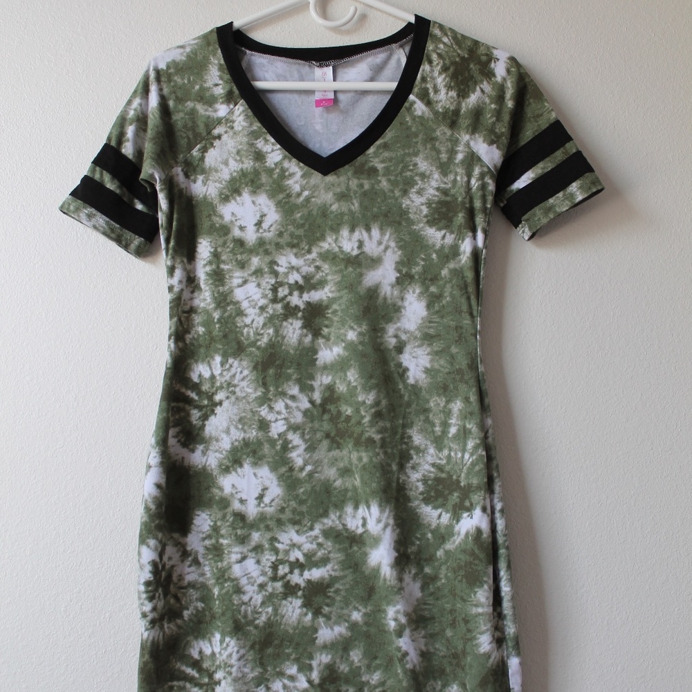 DRESS BUNDLE ✨ Green Tie-Dye Dress